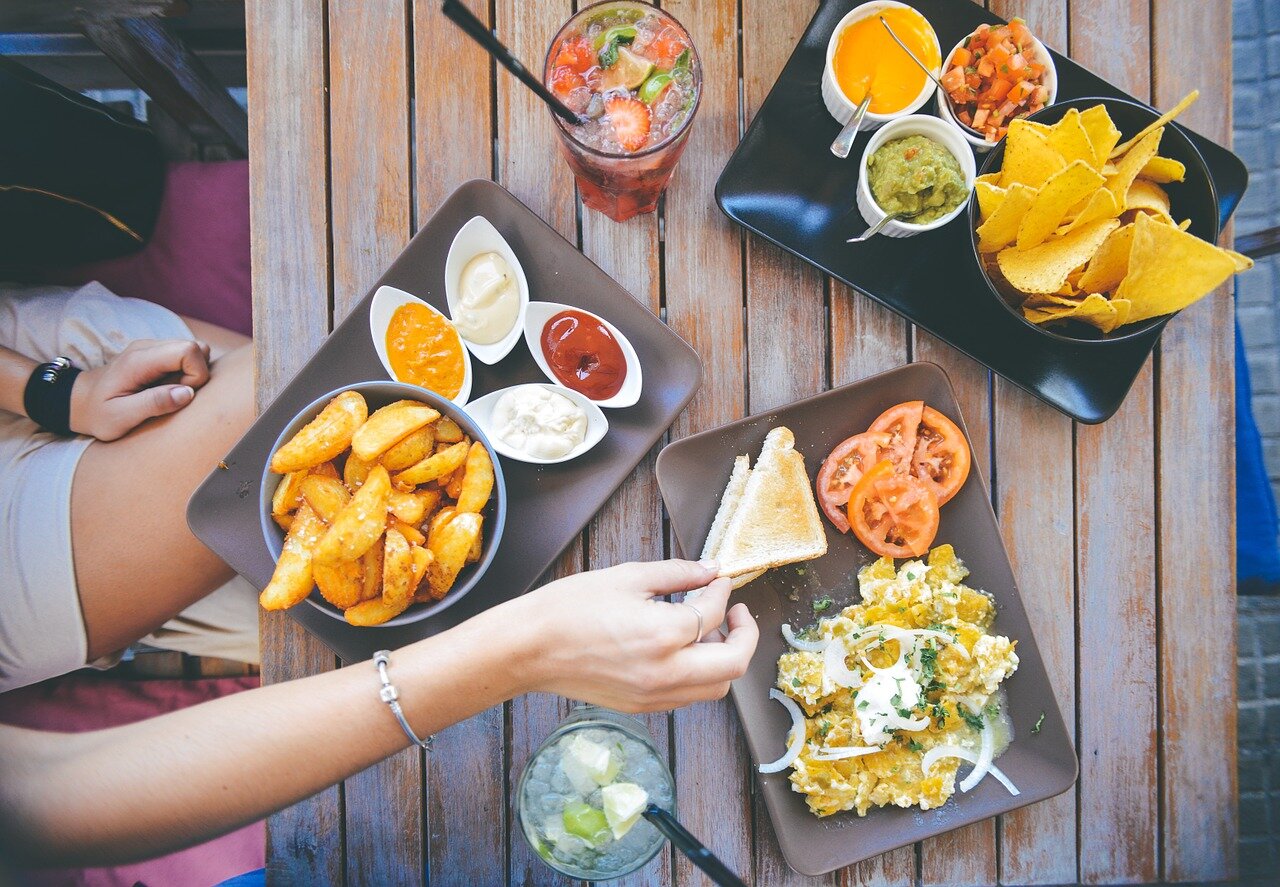the-5-people-who-could-be-sabotaging-your-diet